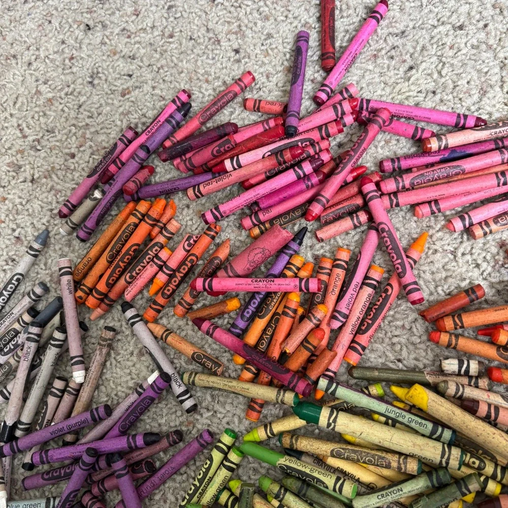 Vintage Crayola Crayon Lot Binney & Smith 1lb 12oz Mixed Colors Made in USA